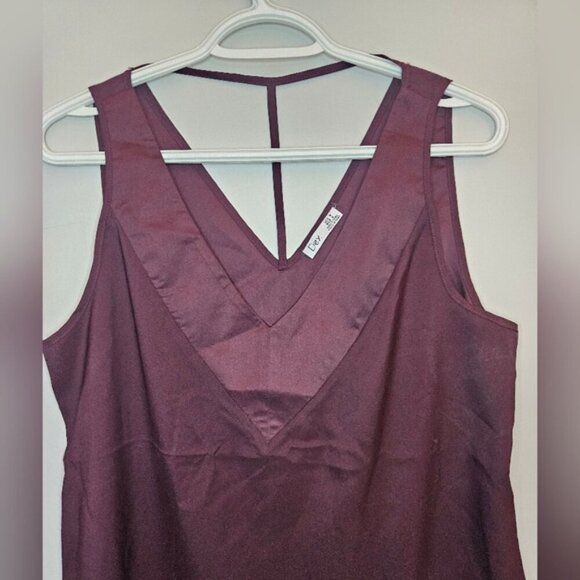 DEX Women's Sleeveless Camisole Top. Burgundy. Size M - Picture 3 of 8